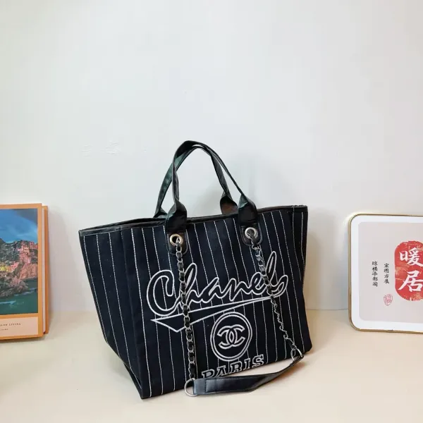 【2026】【CHANEL 公式旗艦店】シャネル ハンドバッグ 当日出荷 好評に付き再入荷!48*29CM 240723 【2026】【CHANEL 公式旗艦店】シャネル ハンドバッグ 当日出荷 好評に付き再入荷!48*29CM 240723
