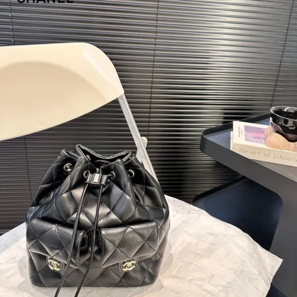 【2026】【CHANEL 公式旗艦店】シャネル リュックサック 当日出荷 好評に付き再入荷!20*22CM 240723 【2026】【CHANEL 公式旗艦店】シャネル リュックサック 当日出荷 好評に付き再入荷!20*22CM 240723