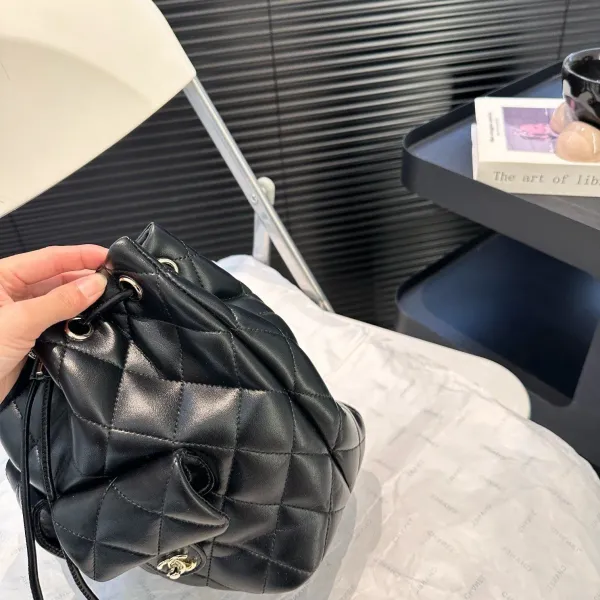 【2026】【CHANEL 公式旗艦店】シャネル リュックサック 当日出荷 好評に付き再入荷!20*22CM 240723 【2026】【CHANEL 公式旗艦店】シャネル リュックサック 当日出荷 好評に付き再入荷!20*22CM 240723