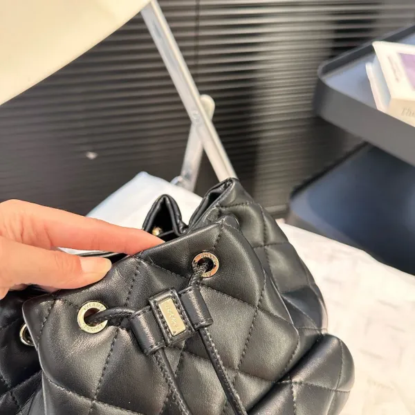 【2026】【CHANEL 公式旗艦店】シャネル リュックサック 当日出荷 好評に付き再入荷!20*22CM 240723 【2026】【CHANEL 公式旗艦店】シャネル リュックサック 当日出荷 好評に付き再入荷!20*22CM 240723