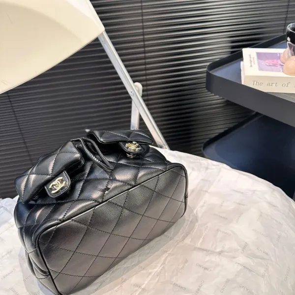 【2026】【CHANEL 公式旗艦店】シャネル リュックサック 当日出荷 好評に付き再入荷!20*22CM 240723 【2026】【CHANEL 公式旗艦店】シャネル リュックサック 当日出荷 好評に付き再入荷!20*22CM 240723