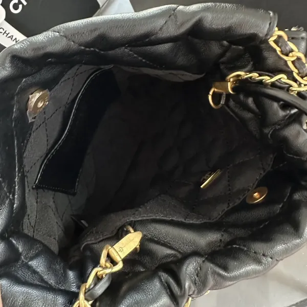 【2026】【CHANEL 公式旗艦店】シャネル 斜めがけバッグ 当日出荷 好評に付き再入荷！20CM  240723
