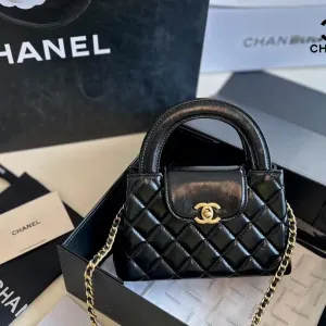 【2026】【CHANEL 公式旗艦店】シャネル 斜めがけバッグ 当日出荷 好評に付き再入荷!19*12CM 240723 【2026】【CHANEL 公式旗艦店】シャネル 斜めがけバッグ 当日出荷 好評に付き再入荷!19*12CM 240723