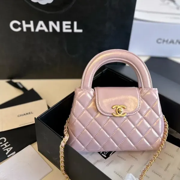 【2026】【CHANEL 公式旗艦店】シャネル 斜めがけバッグ 当日出荷 好評に付き再入荷!19*12CM 240723 【2026】【CHANEL 公式旗艦店】シャネル 斜めがけバッグ 当日出荷 好評に付き再入荷!19*12CM 240723