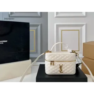 【2026】【YSL SAINT LAURENT 公式旗艦店】サンローラン 斜めがけバッグ 当日出荷 好評に付き再入荷!18*12CM 240722 【2026】【YSL SAINT LAURENT 公式旗艦店】サンローラン 斜めがけバッグ 当日出荷 好評に付き再入荷!18*12CM 240722