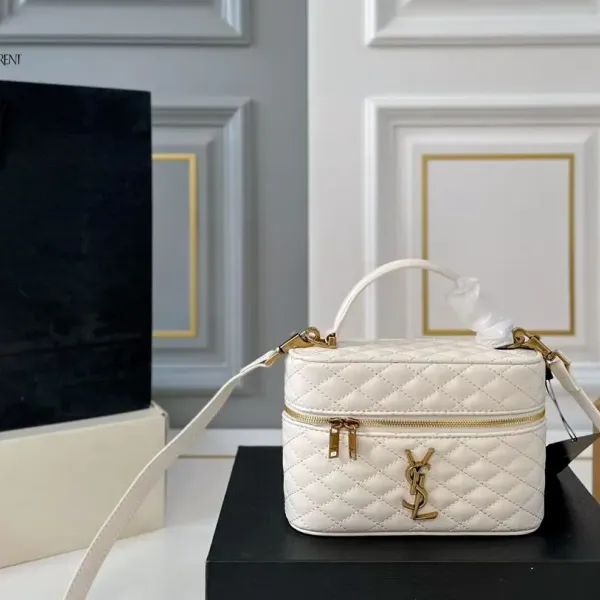 【2026】【YSL SAINT LAURENT 公式旗艦店】サンローラン   斜めがけバッグ 当日出荷 好評に付き再入荷！18*12CM  240722