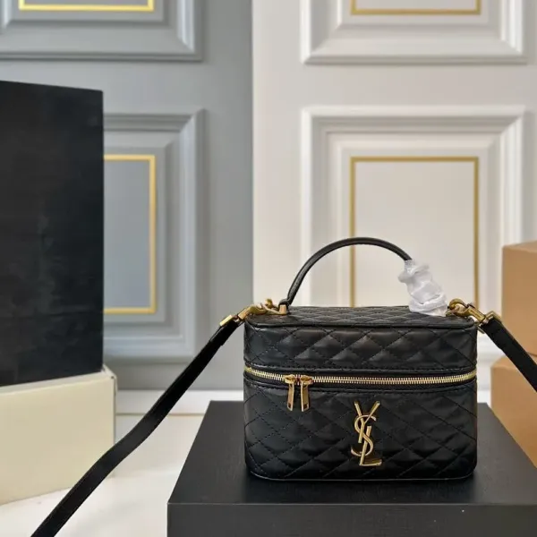 【2026】【YSL SAINT LAURENT 公式旗艦店】サンローラン   斜めがけバッグ 当日出荷 好評に付き再入荷！18*12CM  240722