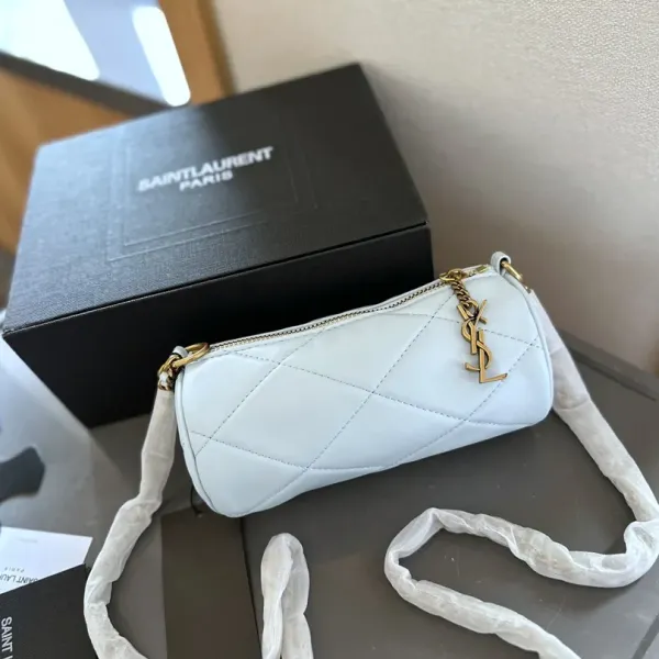 【2026】【YSL SAINT LAURENT 公式旗艦店】サンローラン 斜めがけバッグ 当日出荷 好評に付き再入荷!20*10CM 240722 【2026】【YSL SAINT LAURENT 公式旗艦店】サンローラン 斜めがけバッグ 当日出荷 好評に付き再入荷!20*10CM 240722