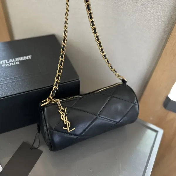 【2026】【YSL SAINT LAURENT 公式旗艦店】サンローラン 斜めがけバッグ 当日出荷 好評に付き再入荷!20*10CM 240722 【2026】【YSL SAINT LAURENT 公式旗艦店】サンローラン 斜めがけバッグ 当日出荷 好評に付き再入荷!20*10CM 240722