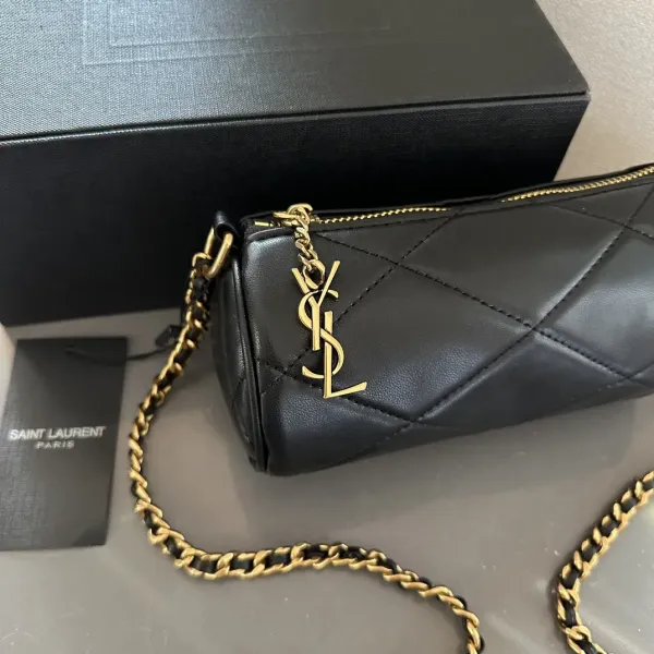 【2026】【YSL SAINT LAURENT 公式旗艦店】サンローラン 斜めがけバッグ 当日出荷 好評に付き再入荷!20*10CM 240722 【2026】【YSL SAINT LAURENT 公式旗艦店】サンローラン 斜めがけバッグ 当日出荷 好評に付き再入荷!20*10CM 240722