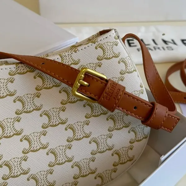 【2026】【CELINE 公式旗艦店】セリーヌ ハンドバッグ 当日出荷 好評に付き再入荷!22*13CM 1240723 【2026】【CELINE 公式旗艦店】セリーヌ ハンドバッグ 当日出荷 好評に付き再入荷!22*13CM 1240723