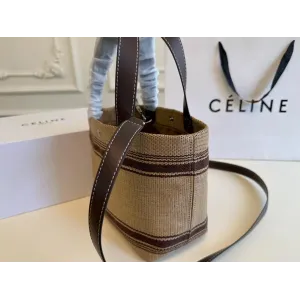 【2026】【CELINE 公式旗艦店】セリーヌ ハンドバッグ 当日出荷 好評に付き再入荷!20*17CM 1240723 【2026】【CELINE 公式旗艦店】セリーヌ ハンドバッグ 当日出荷 好評に付き再入荷!20*17CM 1240723