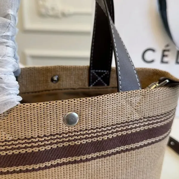 【2026】【CELINE 公式旗艦店】セリーヌ ハンドバッグ 当日出荷 好評に付き再入荷！20*17CM  1240723