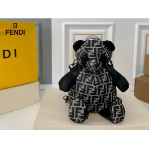 【2026】【FENDI  公式旗艦店】フェンディ  リュックサック  当日出荷 好評に付き再入荷！17*30CM  240720
