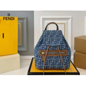 【2026】【FENDI  公式旗艦店】フェンディ  リュックサック  当日出荷 好評に付き再入荷！21*24CM  240720