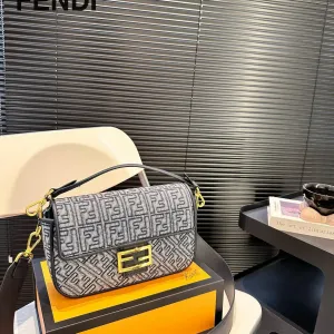 【2026】【FENDI 公式旗艦店】フェンディ 斜めがけバッグ 当日出荷 好評に付き再入荷!25*15CM 240720 【2026】【FENDI 公式旗艦店】フェンディ 斜めがけバッグ 当日出荷 好評に付き再入荷!25*15CM 240720