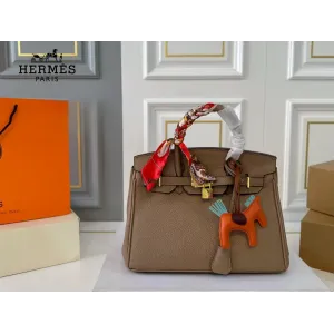 【2026】【Hermès 公式旗艦店】エルメス ハンドバッグ 当日出荷 好評に付き再入荷!31*24CM 240724 【2026】【Hermès 公式旗艦店】エルメス ハンドバッグ 当日出荷 好評に付き再入荷!31*24CM 240724
