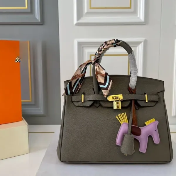 【2026】【Hermès 公式旗艦店】エルメス ハンドバッグ 当日出荷 好評に付き再入荷!31*24CM 240724 【2026】【Hermès 公式旗艦店】エルメス ハンドバッグ 当日出荷 好評に付き再入荷!31*24CM 240724