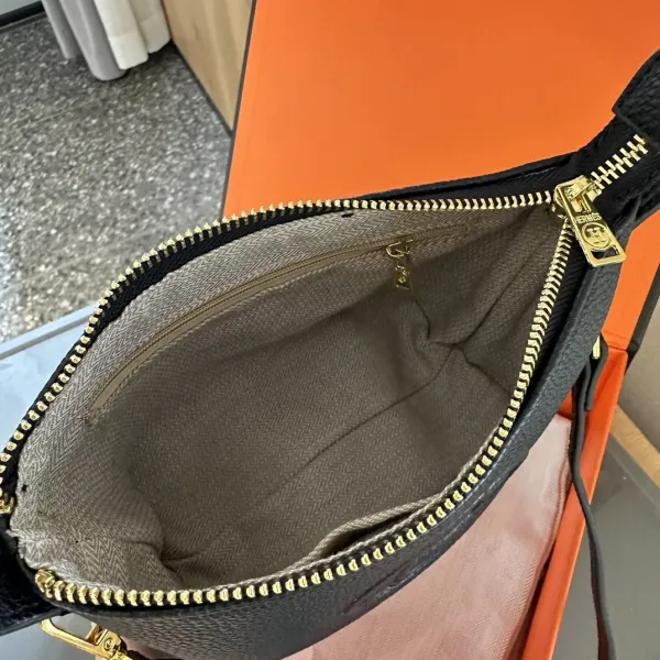 【2026】【Hermès 公式旗艦店】エルメス ハンドバッグ 当日出荷 好評に付き再入荷!18CM 240724 【2026】【Hermès 公式旗艦店】エルメス ハンドバッグ 当日出荷 好評に付き再入荷!18CM 240724