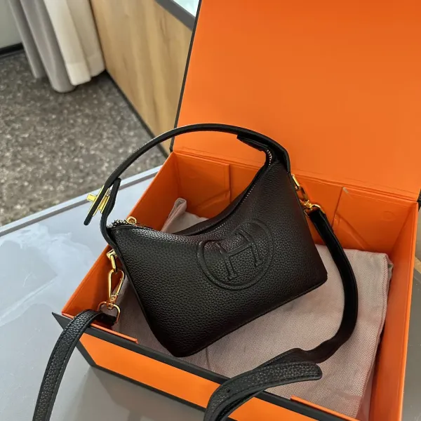 【2026】【Hermès 公式旗艦店】エルメス ハンドバッグ 当日出荷 好評に付き再入荷!18CM 240724 【2026】【Hermès 公式旗艦店】エルメス ハンドバッグ 当日出荷 好評に付き再入荷!18CM 240724