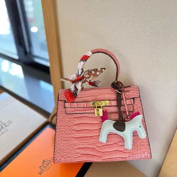 【2026】【Hermès 公式旗艦店】エルメス 斜めがけバッグ 当日出荷 好評に付き再入荷!25CM 240724 【2026】【Hermès 公式旗艦店】エルメス 斜めがけバッグ 当日出荷 好評に付き再入荷!25CM 240724