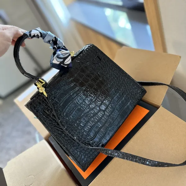 【2026】【Hermès 公式旗艦店】エルメス 斜めがけバッグ 当日出荷 好評に付き再入荷!25CM 240724 【2026】【Hermès 公式旗艦店】エルメス 斜めがけバッグ 当日出荷 好評に付き再入荷!25CM 240724