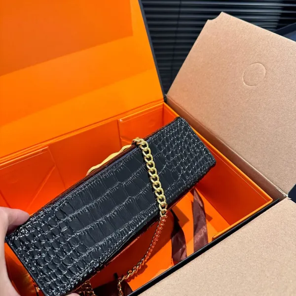 【2026】【Hermès 公式旗艦店】エルメス 斜めがけバッグ 当日出荷 好評に付き再入荷！21*14CM  240724