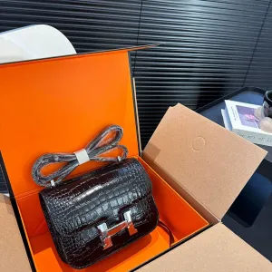 【2026】【Hermès 公式旗艦店】エルメス 斜めがけバッグ 当日出荷 好評に付き再入荷!19*14CM 240724 【2026】【Hermès 公式旗艦店】エルメス 斜めがけバッグ 当日出荷 好評に付き再入荷!19*14CM 240724