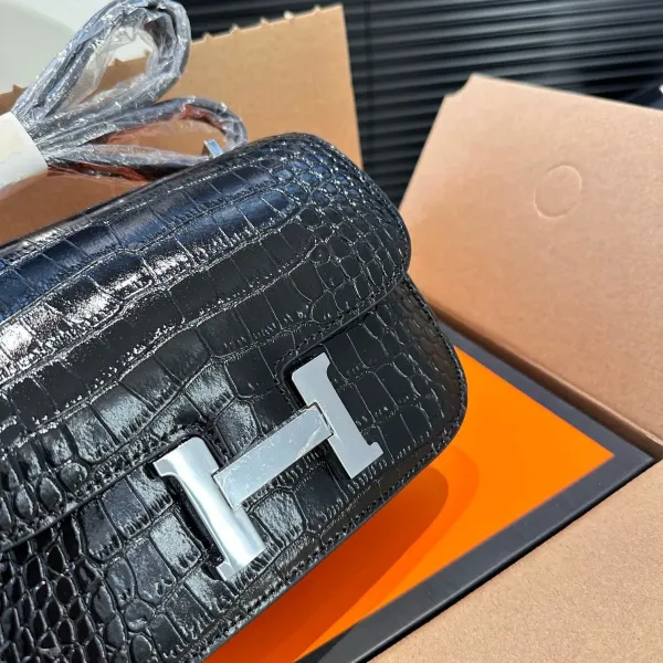 【2026】【Hermès 公式旗艦店】エルメス 斜めがけバッグ 当日出荷 好評に付き再入荷!19*14CM 240724 【2026】【Hermès 公式旗艦店】エルメス 斜めがけバッグ 当日出荷 好評に付き再入荷!19*14CM 240724