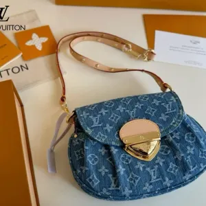 【2026】【LOUIS VUITTON 公式旗艦店】ルイヴィトン 斜めがけバッグ 当日出荷 好評に付き再入荷!24*18CM 1240722 【2026】【LOUIS VUITTON 公式旗艦店】ルイヴィトン 斜めがけバッグ 当日出荷 好評に付き再入荷!24*18CM 1240722