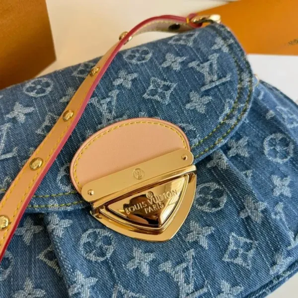 【2026】【LOUIS VUITTON 公式旗艦店】ルイヴィトン  斜めがけバッグ 当日出荷 好評に付き再入荷！24*18CM  1240722
