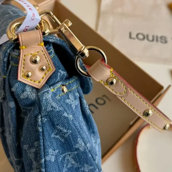 【2026】【LOUIS VUITTON 公式旗艦店】ルイヴィトン  斜めがけバッグ 当日出荷 好評に付き再入荷！24*18CM  1240722
