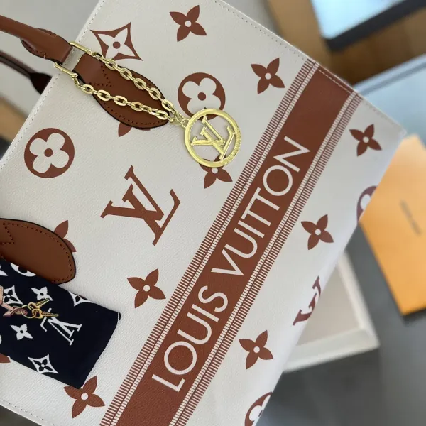 【2026】LV【LOUIS VUITTON 公式旗艦店】ルイヴィトン ハンドバッグ 当日出荷 好評に付き再入荷!35CM 1240722 【2026】LV【LOUIS VUITTON 公式旗艦店】ルイヴィトン ハンドバッグ 当日出荷 好評に付き再入荷!35CM 1240722