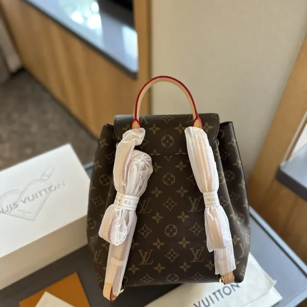 【2026】LV【LOUIS VUITTON 公式旗艦店】ルイヴィトン リュックサック当日出荷 好評に付き再入荷!25*28CM 1240722 【2026】LV【LOUIS VUITTON 公式旗艦店】ルイヴィトン リュックサック当日出荷 好評に付き再入荷!25*28CM 1240722