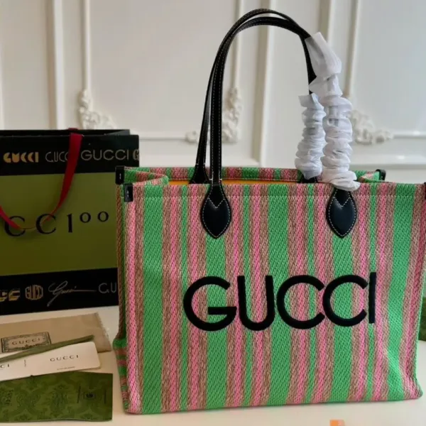 【2026】【GUCCI 公式旗艦店】グッチ ハンドバッグ 当日出荷 好評に付き再入荷!40*28CM 240724 【2026】【GUCCI 公式旗艦店】グッチ ハンドバッグ 当日出荷 好評に付き再入荷!40*28CM 240724