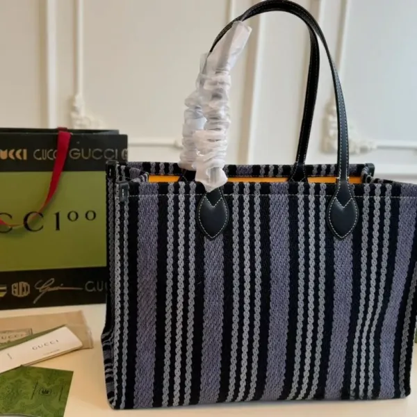 【2026】【GUCCI 公式旗艦店】グッチ ハンドバッグ 当日出荷 好評に付き再入荷!40*28CM 240724 【2026】【GUCCI 公式旗艦店】グッチ ハンドバッグ 当日出荷 好評に付き再入荷!40*28CM 240724