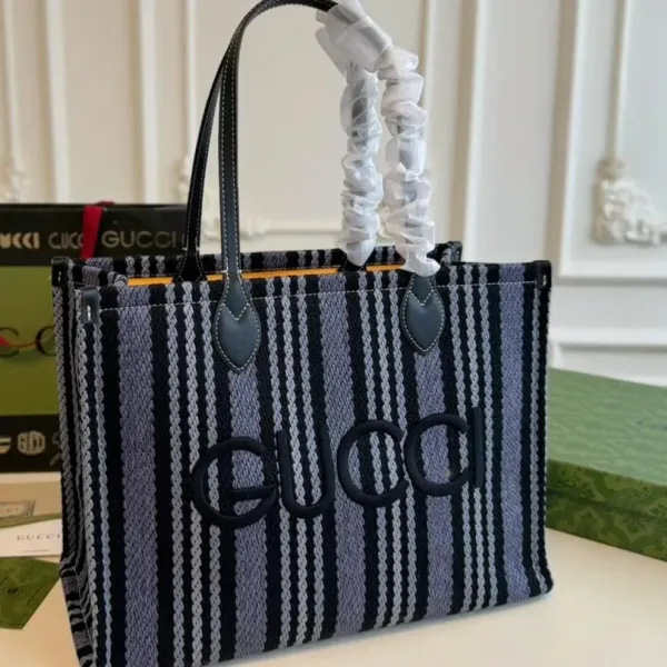 【2026】【GUCCI 公式旗艦店】グッチ ハンドバッグ 当日出荷 好評に付き再入荷!40*28CM 240724 【2026】【GUCCI 公式旗艦店】グッチ ハンドバッグ 当日出荷 好評に付き再入荷!40*28CM 240724