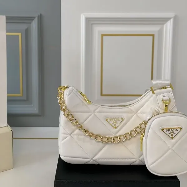 【2026】【PRADA  公式 旗艦店】プラダ  斜めがけバッグ 当日出荷 好評に付き再入荷！26*13CM 240719