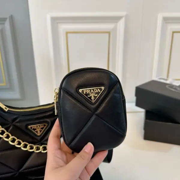 【2026】【PRADA  公式 旗艦店】プラダ  斜めがけバッグ 当日出荷 好評に付き再入荷！26*13CM 240719