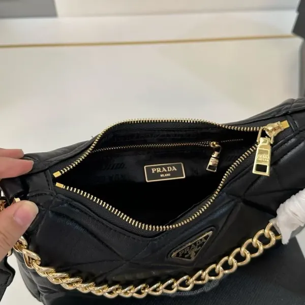 【2026】【PRADA  公式 旗艦店】プラダ  斜めがけバッグ 当日出荷 好評に付き再入荷！26*13CM 240719