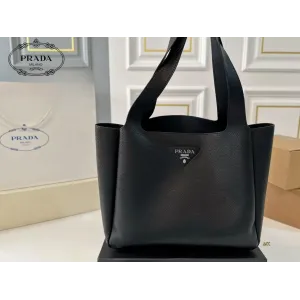 【2026】【PRADA  公式 旗艦店】プラダ  ハンドバッグ 当日出荷 好評に付き再入荷！31*26CM  240719