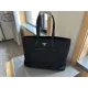 【2026】【PRADA 公式 旗艦店】プラダ ハンドバッグ当日出荷 好評に付き再入荷!37*32CM 240719 【2026】【PRADA 公式 旗艦店】プラダ ハンドバッグ当日出荷 好評に付き再入荷!37*32CM 240719