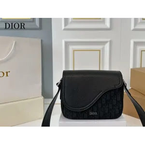 【2026】【DIOR公式旗艦店】ディオール  斜めがけバッグ 当日出荷 好評に付き再入荷！23*18CM 240720