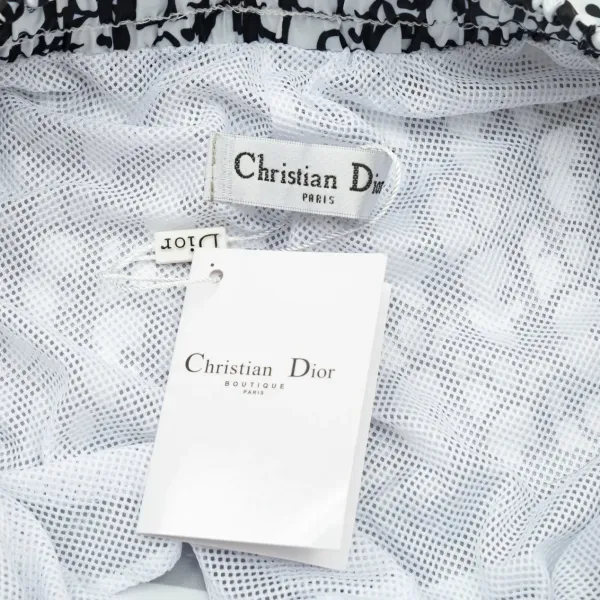 【2026】【DIOR  公式旗艦店】ディオール  ショートパンツ  ご好評に付き再入荷 240718