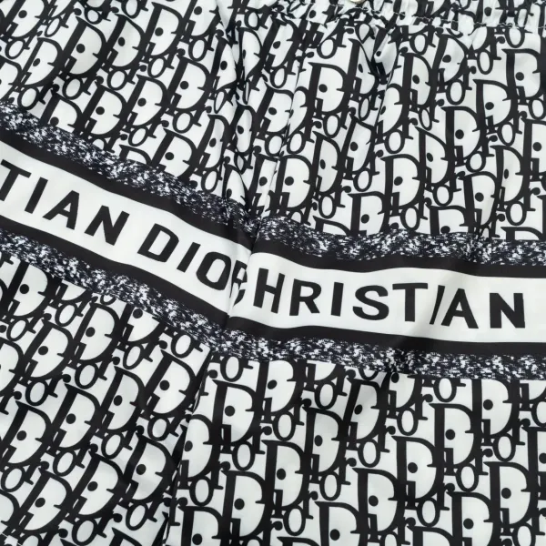 【2026】【DIOR  公式旗艦店】ディオール  ショートパンツ  ご好評に付き再入荷 240718