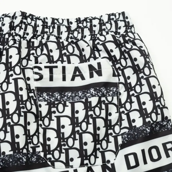 【2026】【DIOR  公式旗艦店】ディオール  ショートパンツ  ご好評に付き再入荷 240718