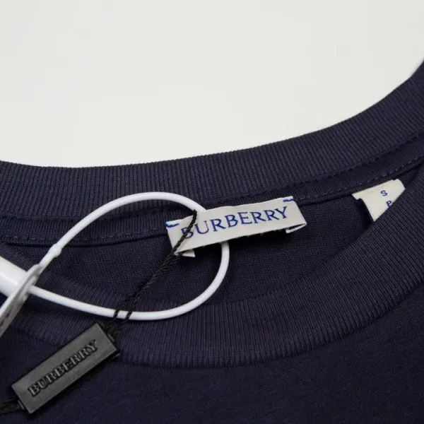【2026】【BURBERRY  公式旗艦店】バーバリー Tシャツ ご好評に付き再入荷 240718