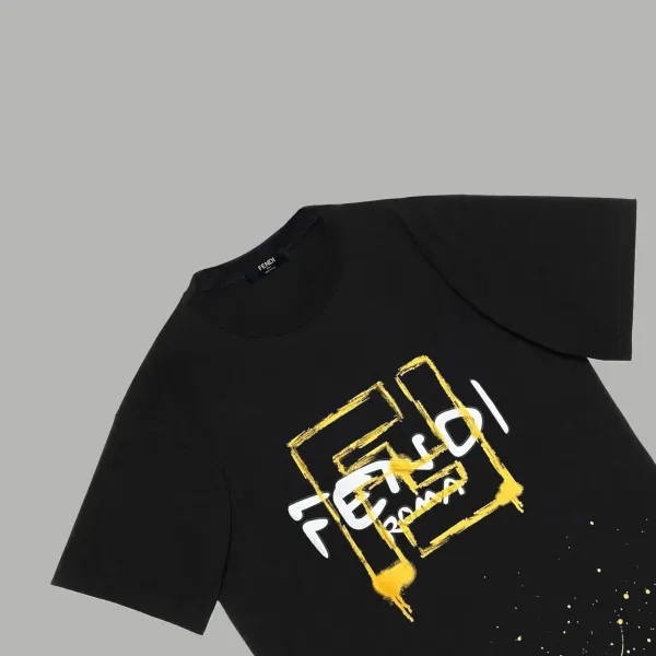 【2026】【FENDI 公式旗艦店】フェンディ   Tシャツ ご好評に付き再入荷 240717