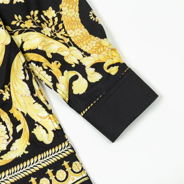 【2026】【VERSACE 公式旗艦店】ヴェルサーチ シャツ ご好評に付き再入荷 240716 【2026】【VERSACE 公式旗艦店】ヴェルサーチ シャツ ご好評に付き再入荷 240716