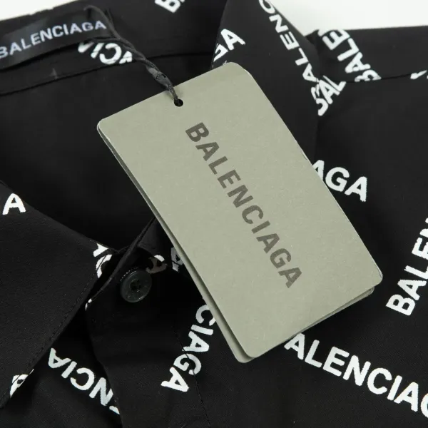 【2026】【BALENCIAGA 公式旗艦店】バレンシアガ  シャツ  ご好評に付き再入荷 240715